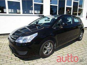 2008' Citroen C4 photo #1