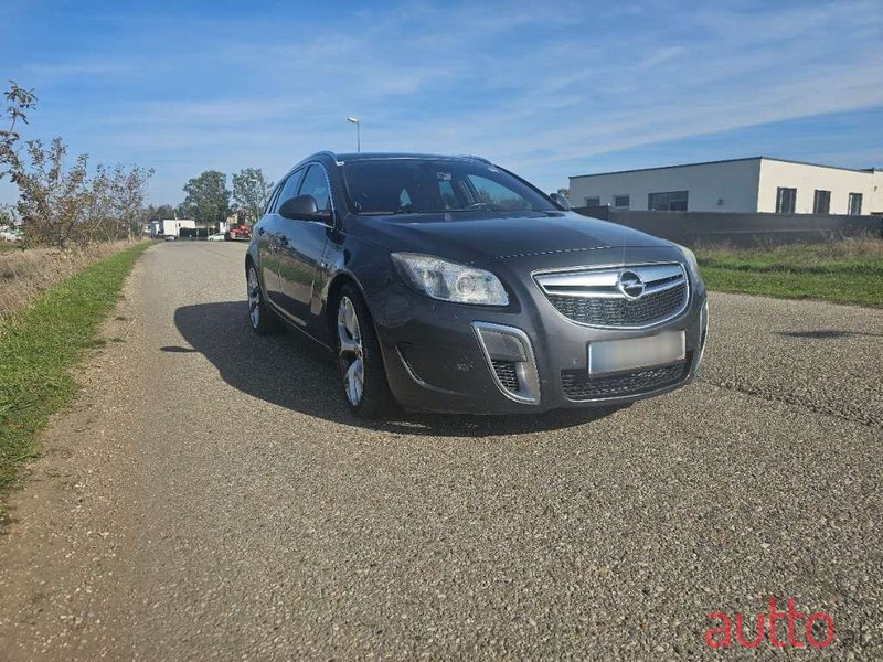 2010' Opel Insignia photo #3