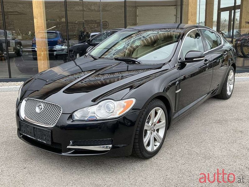 2011' Jaguar XF photo #1