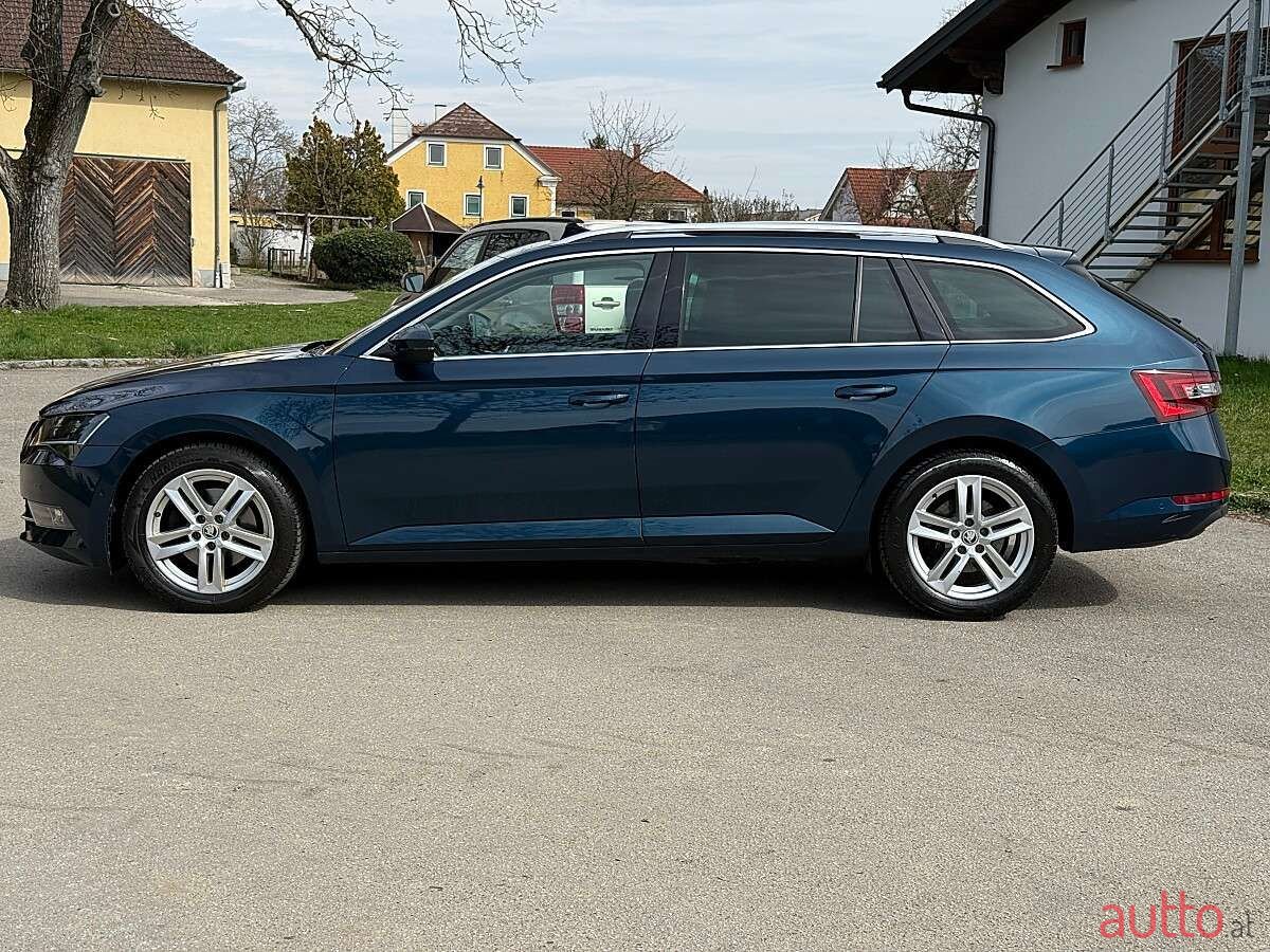 2017' Skoda Superb photo #4