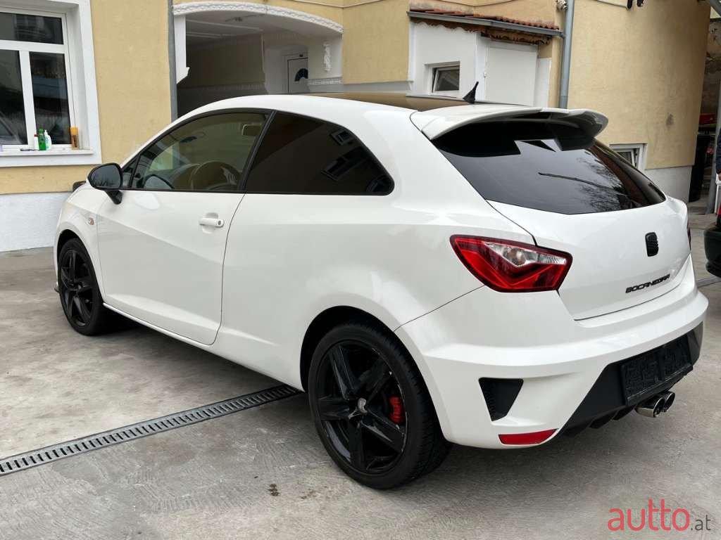 2011' SEAT Ibiza photo #6