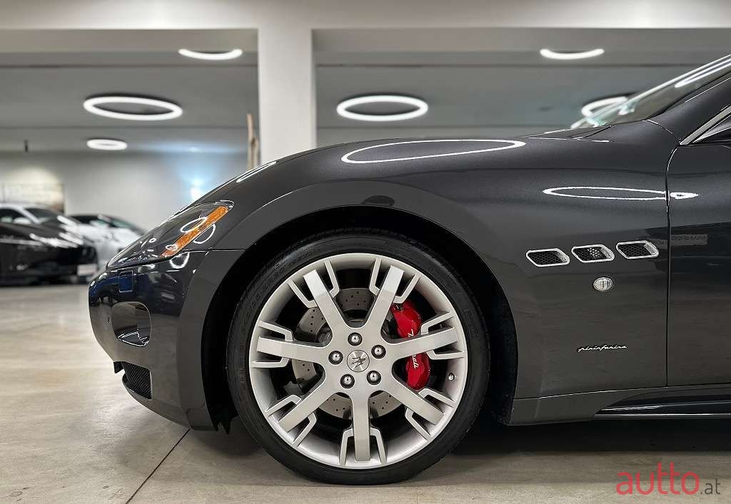 2009' Maserati Gran Turismo photo #6