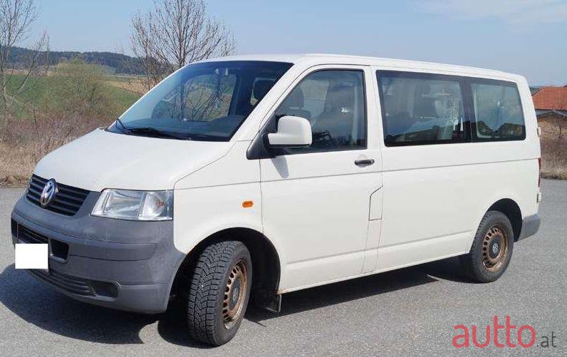 2005' Volkswagen Transporter T5 photo #2