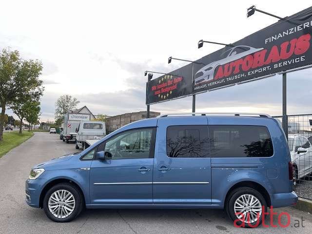 2017' Volkswagen Caddy photo #3