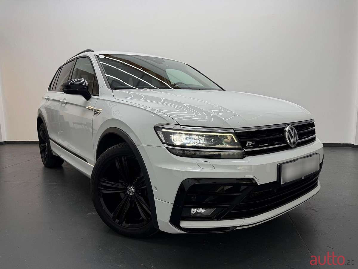 2018' Volkswagen Tiguan photo #1