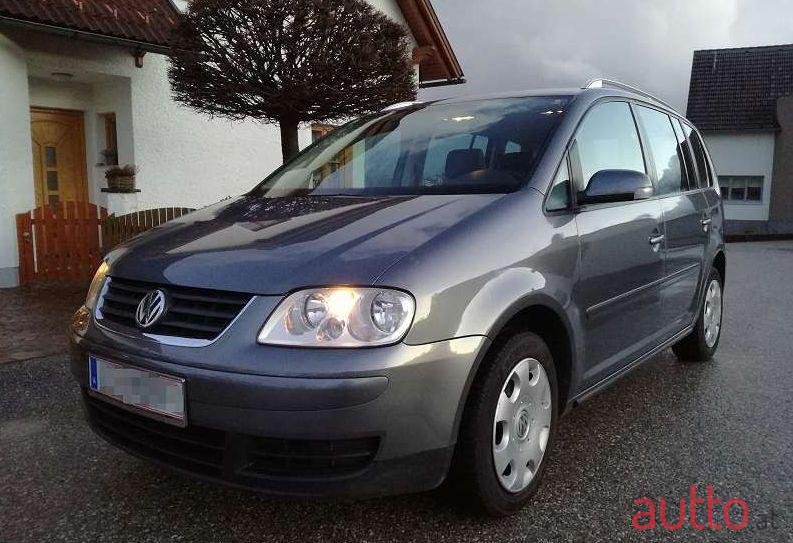 2003' Volkswagen Touran photo #2