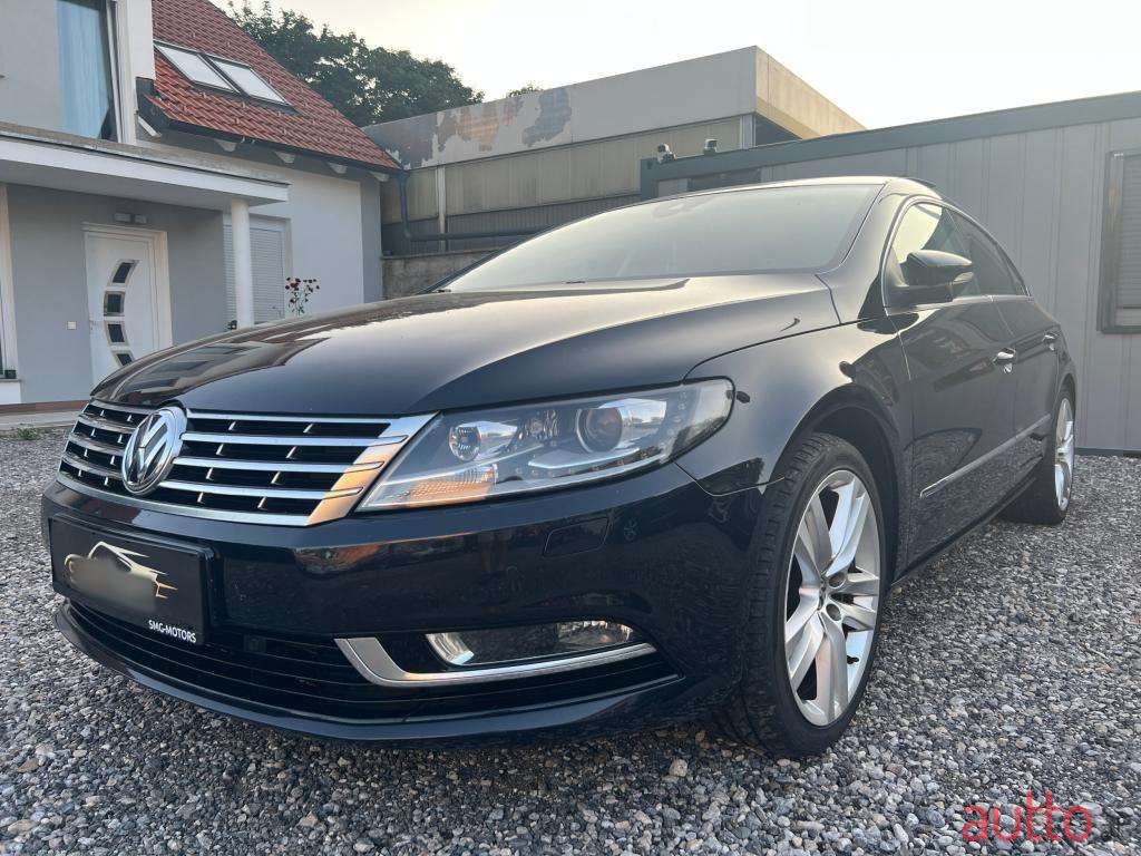 2012' Volkswagen Passat photo #1