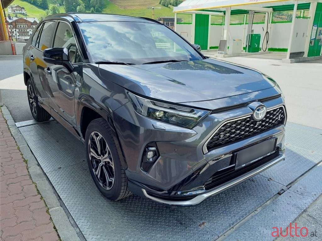 2023' Toyota RAV4 photo #4