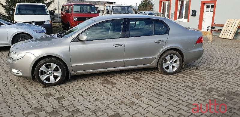 2013' Skoda Superb photo #2