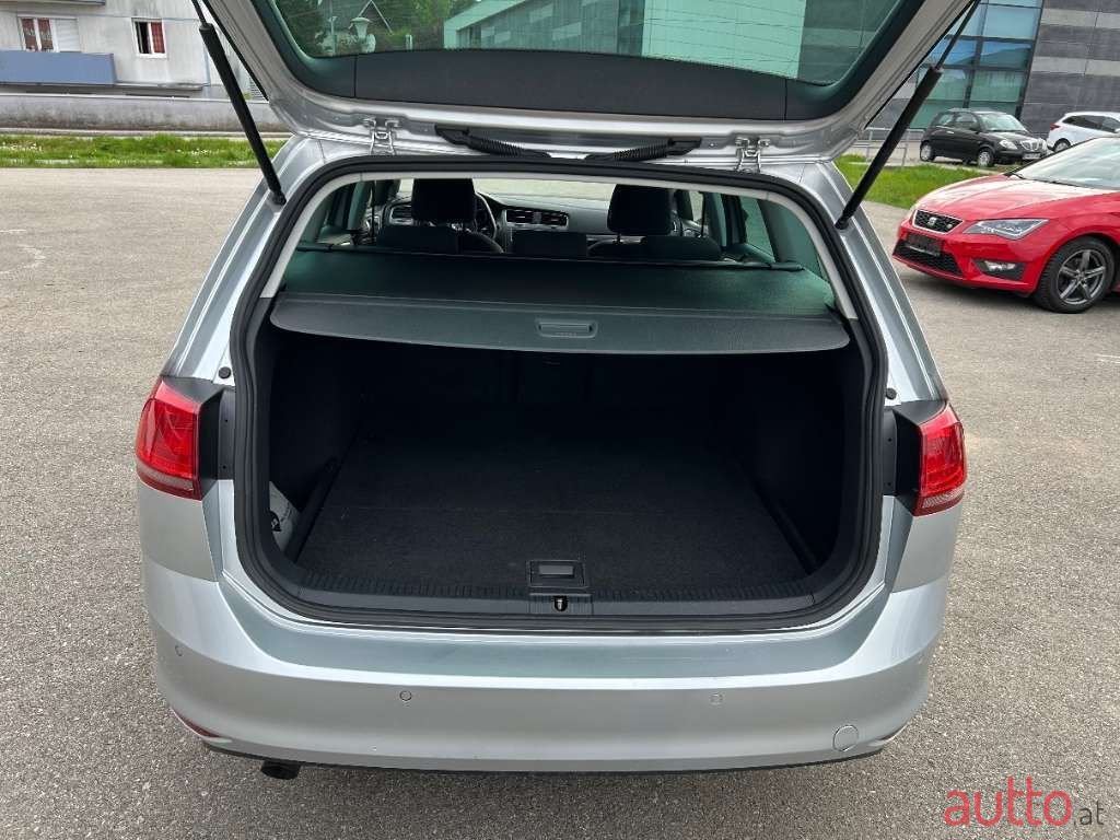 2013' Volkswagen Golf photo #6