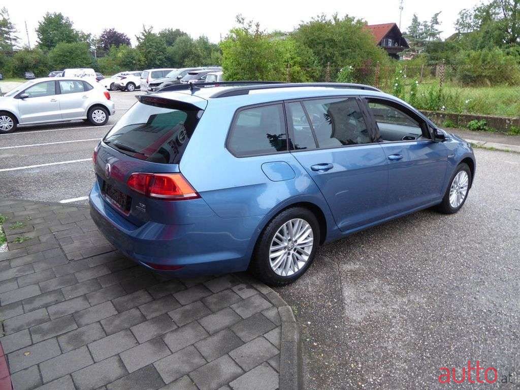 2015' Volkswagen Golf photo #4