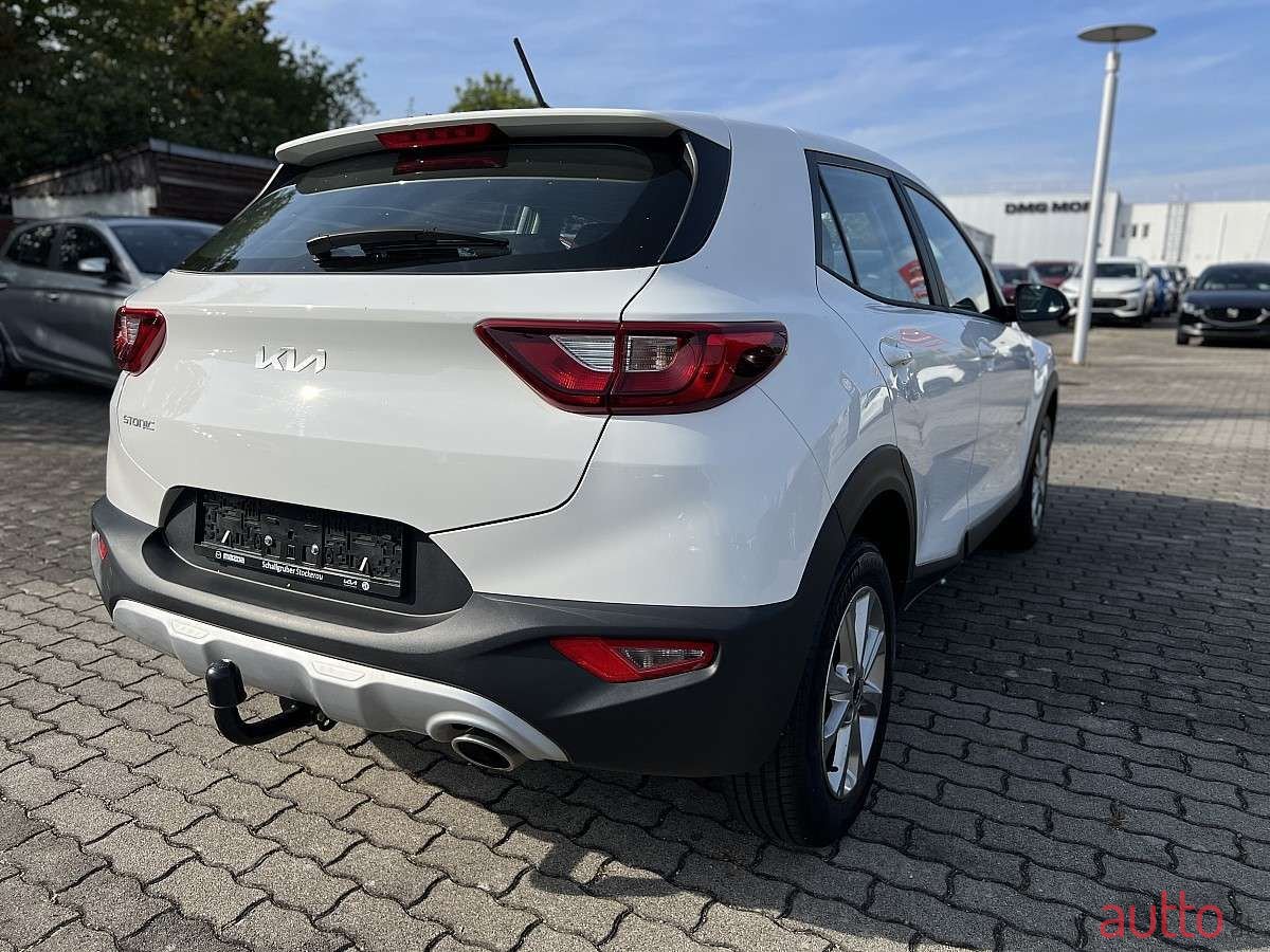 2023' Kia Stonic photo #3