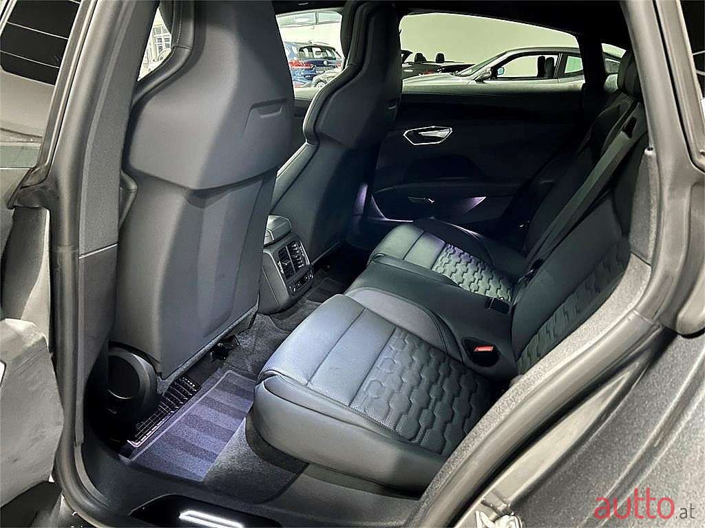 2021' Audi e-tron GT photo #5