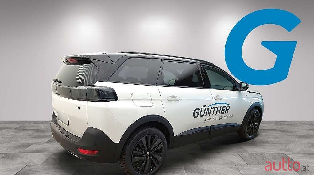 2023' Peugeot 5008 photo #3