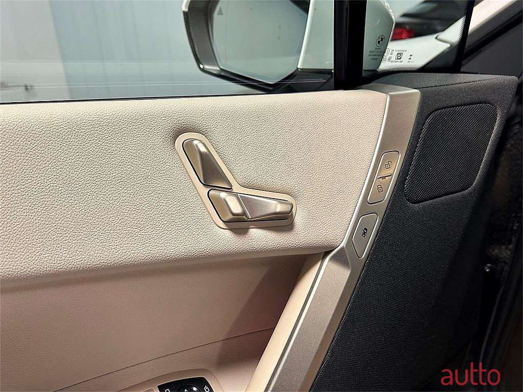 2022' BMW iX photo #5