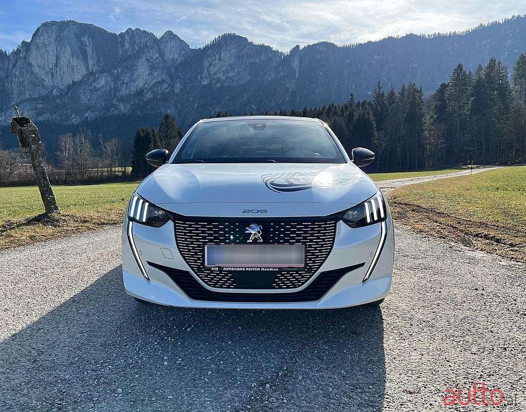 2022' Peugeot 208 photo #3