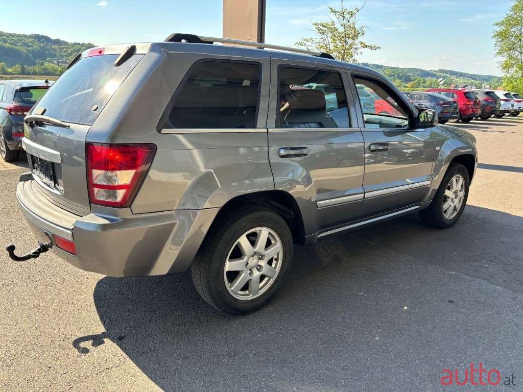 2007' Jeep Grand Cherokee photo #3