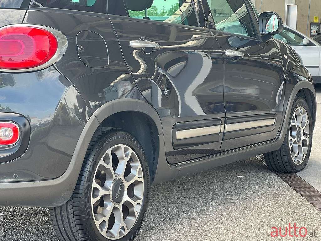 2013' Fiat 500L photo #3