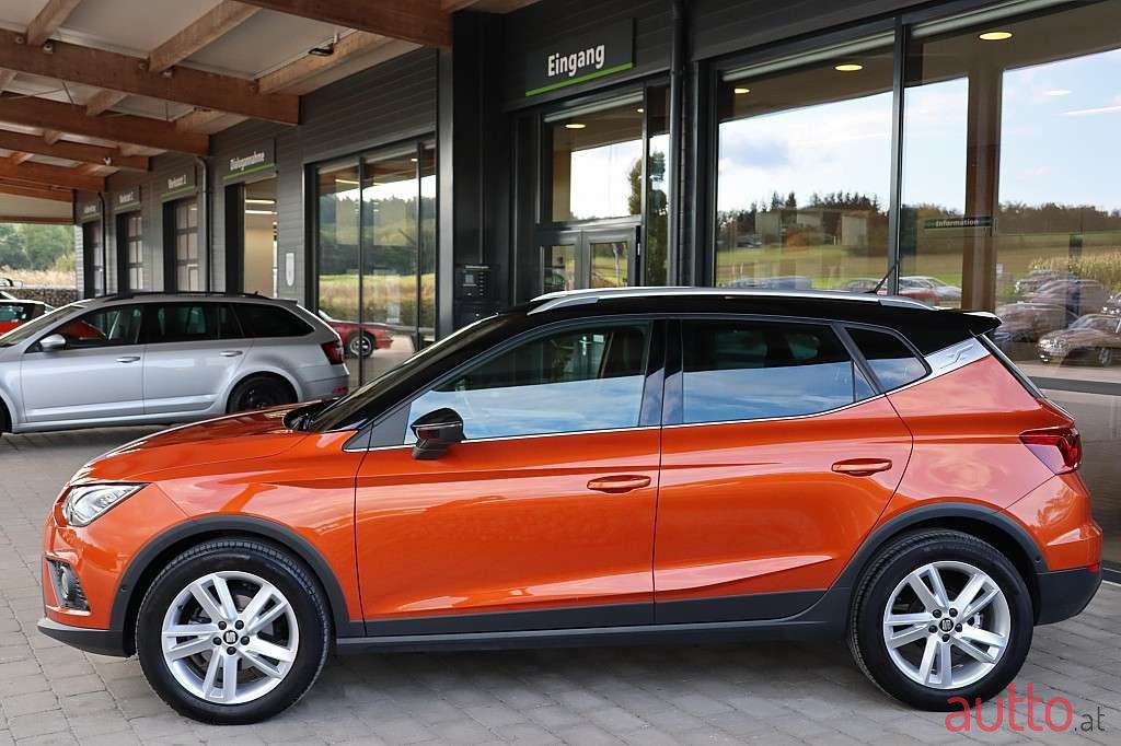 2020' SEAT Arona photo #2