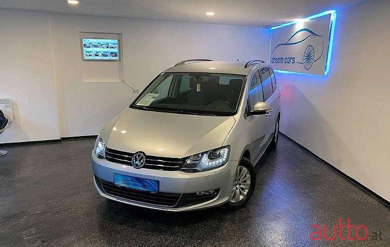 2015' Volkswagen Sharan photo #2