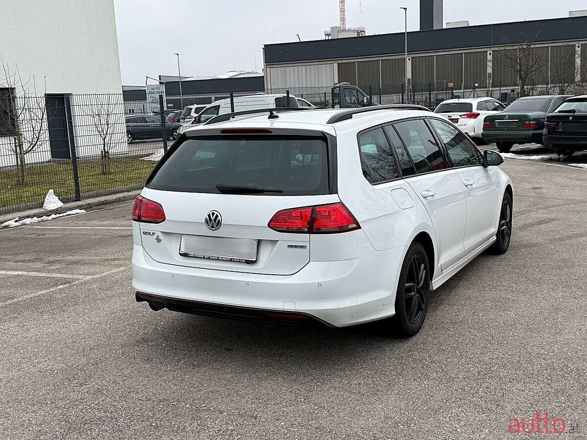 2015' Volkswagen Golf photo #3