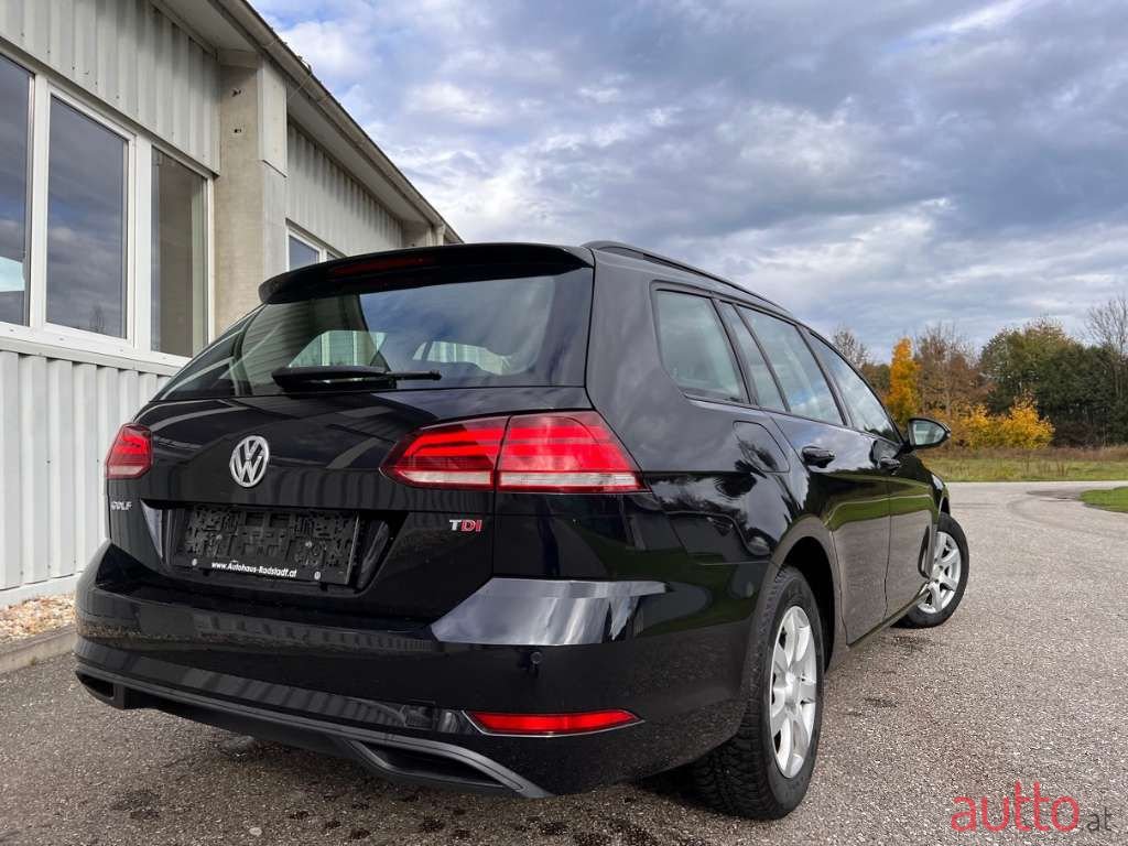 2017' Volkswagen Golf photo #5