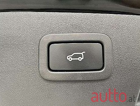 2021' Jaguar E-Pace photo #5