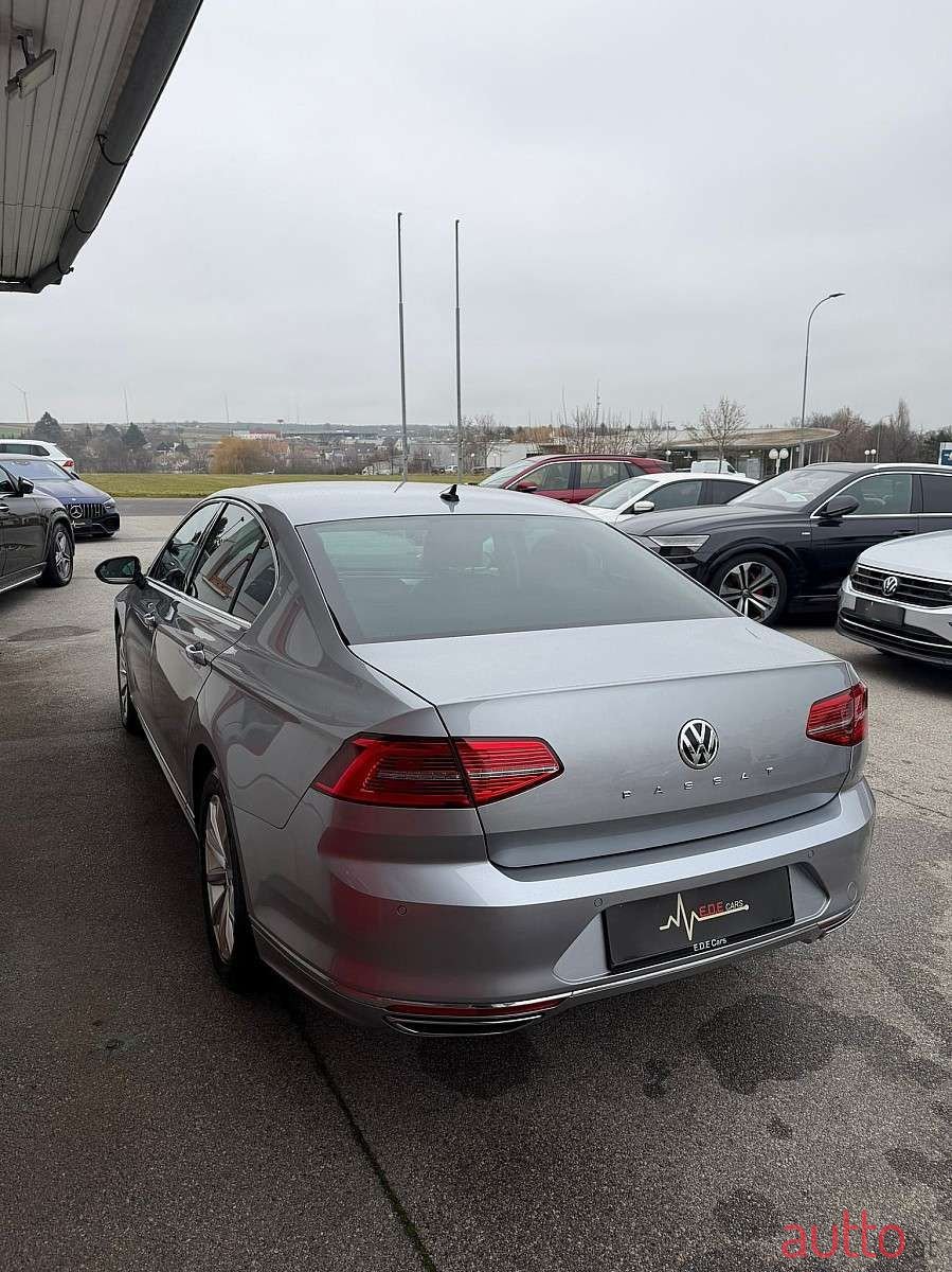 2020' Volkswagen Passat photo #6