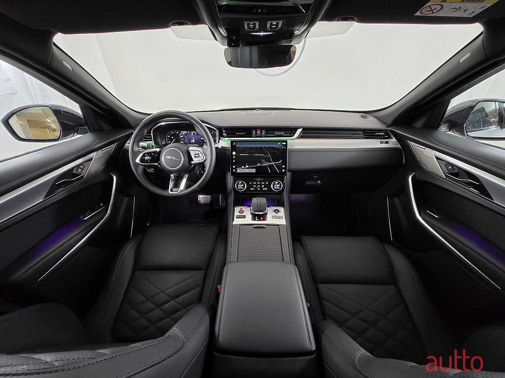 2022' Jaguar F-Pace photo #4