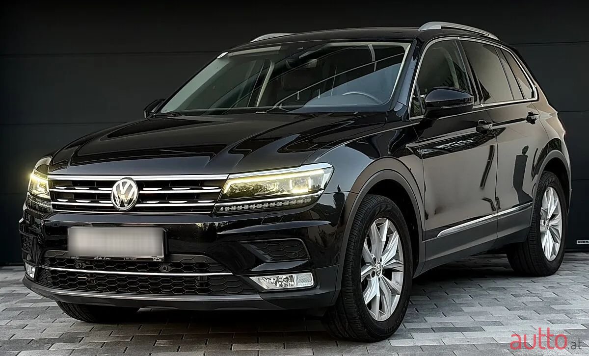 2016' Volkswagen Tiguan photo #5