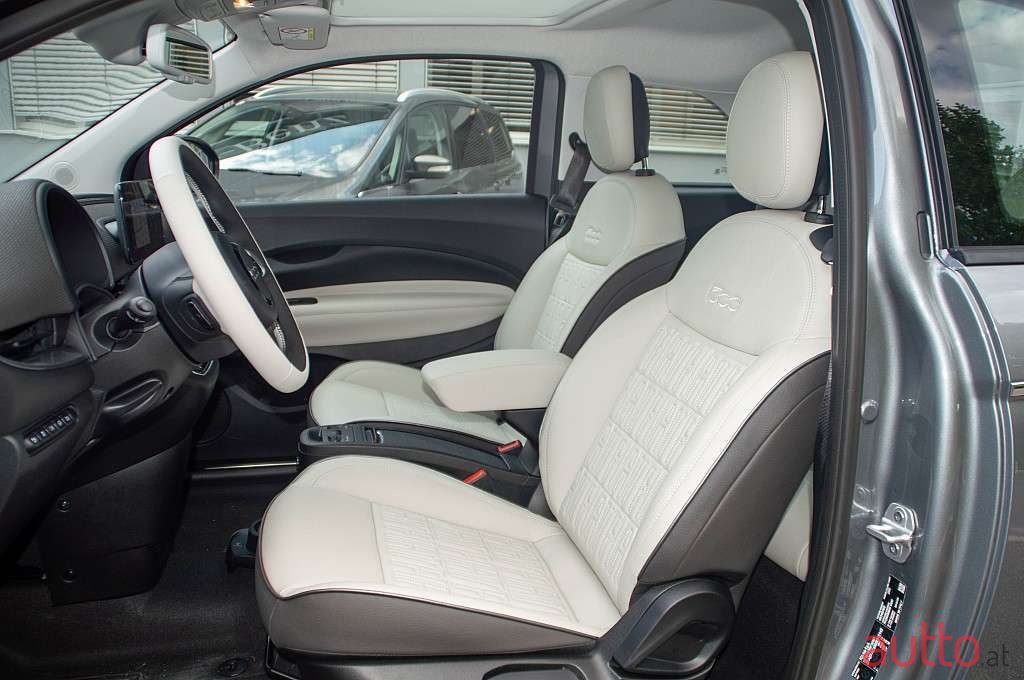 2021' Fiat 500 photo #6