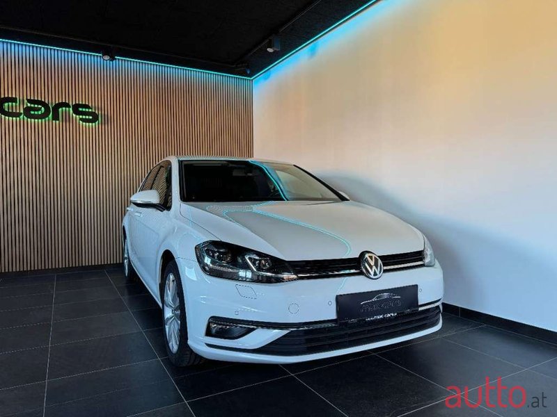 2017' Volkswagen Golf photo #6