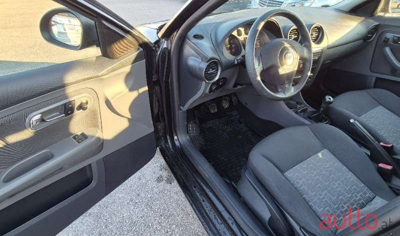 2009' SEAT Ibiza photo #6