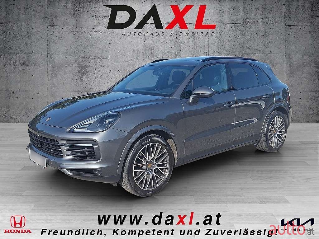 2020' Porsche Cayenne photo #1