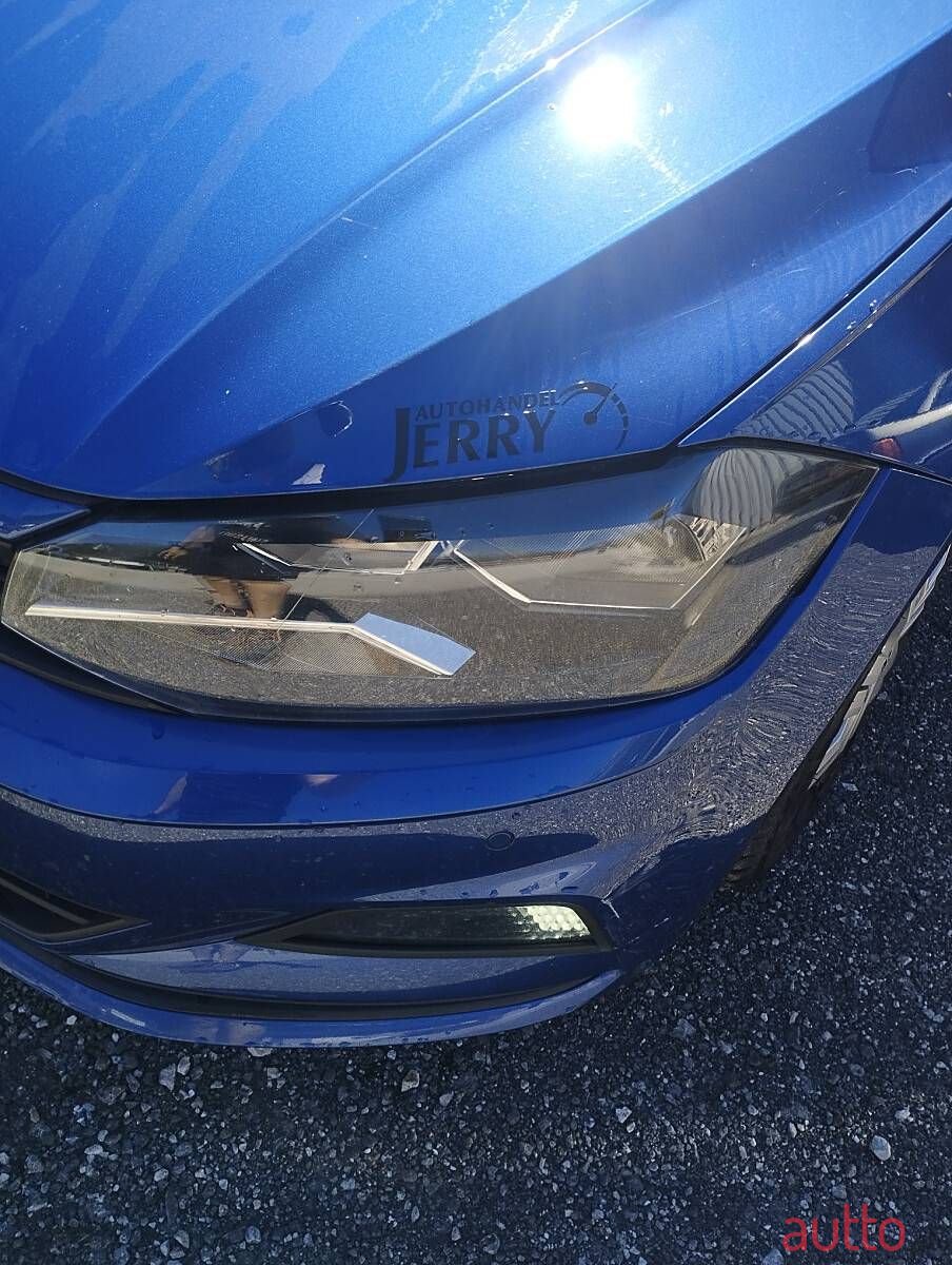 2018' Volkswagen Polo photo #2