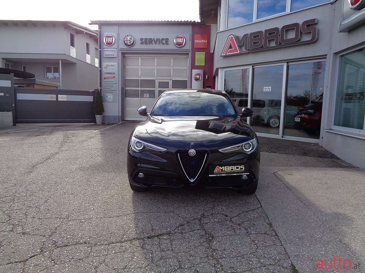 2018' Alfa Romeo Stelvio photo #3