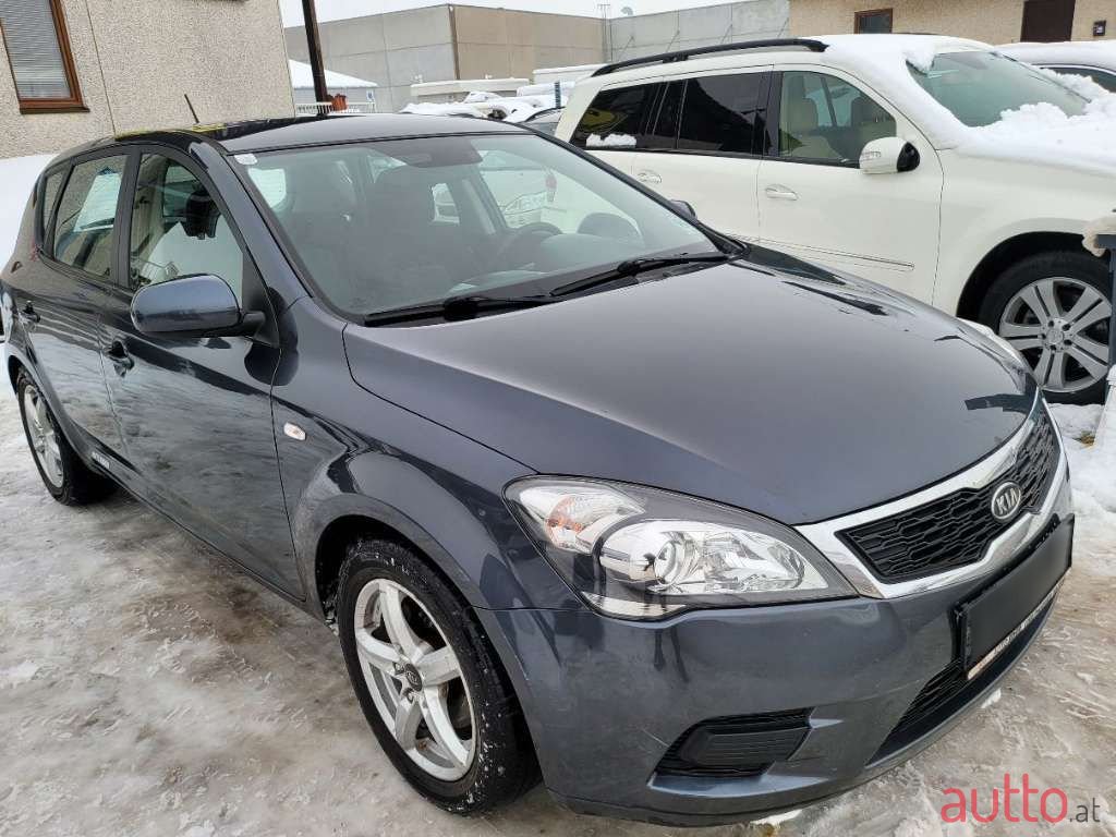 2010' Kia Ceed photo #1