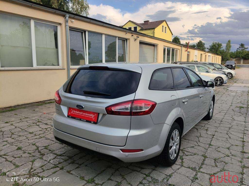 2011' Ford Mondeo photo #4