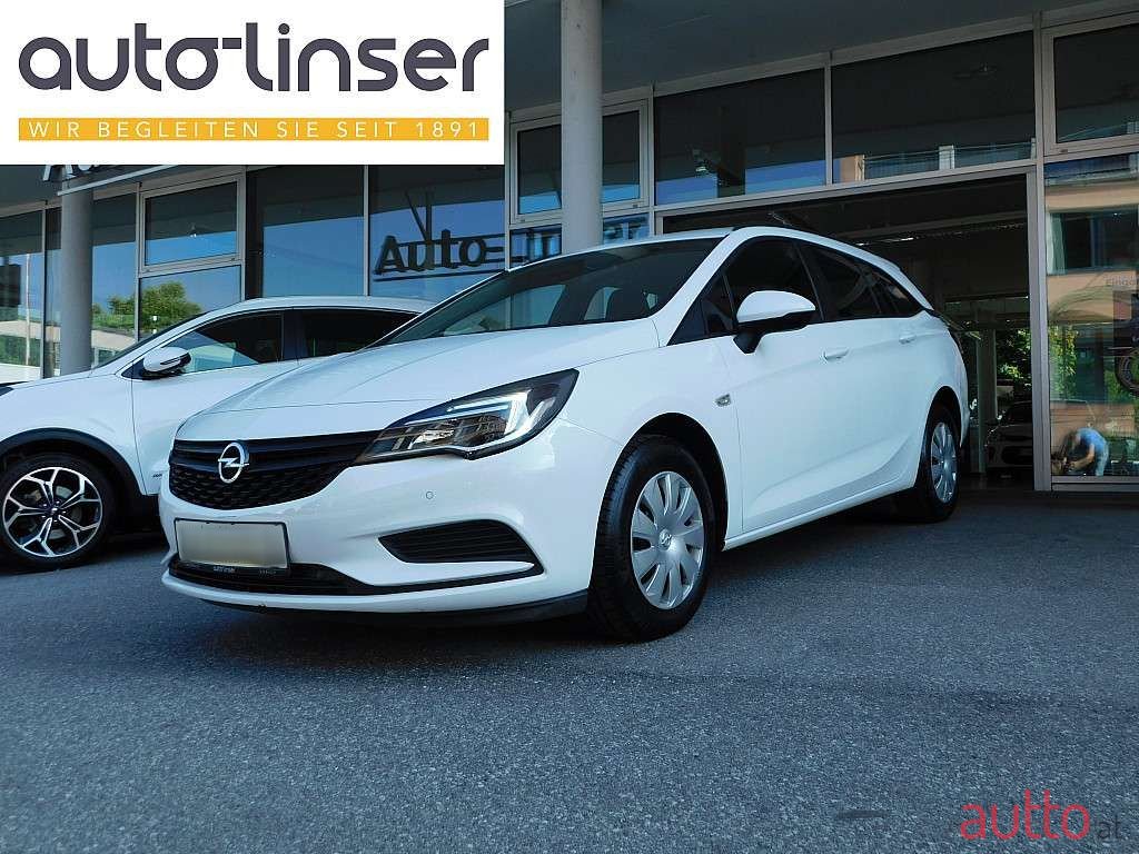 2017' Opel Astra photo #1