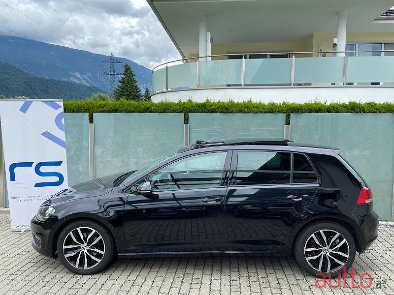 2013' Volkswagen Golf photo #3