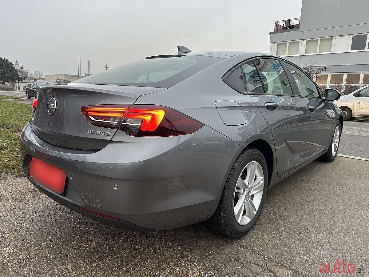2018' Opel Insignia photo #4