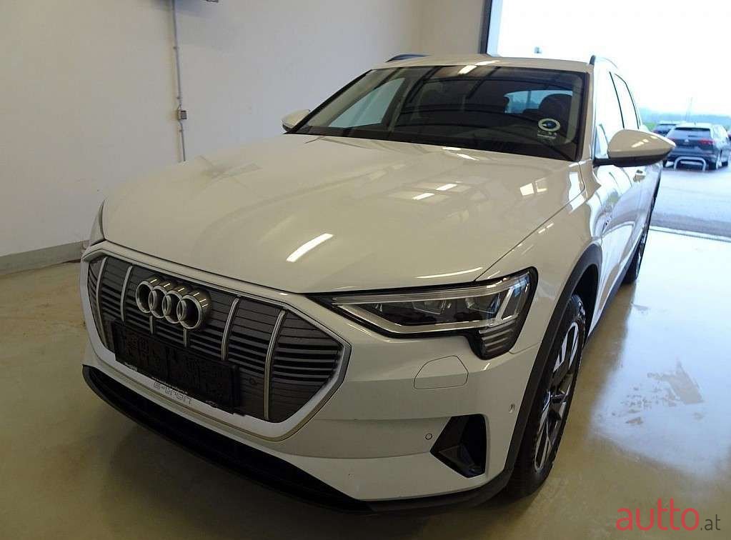 2021' Audi e-tron photo #1