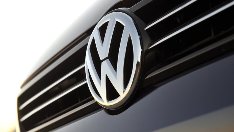 Volkswagen keeps developing PHEVs as EV demand 'plateaus'