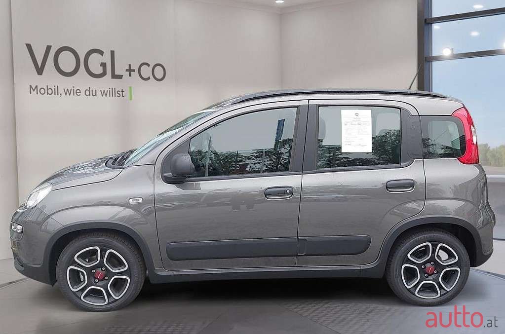 2022' Fiat Panda photo #2