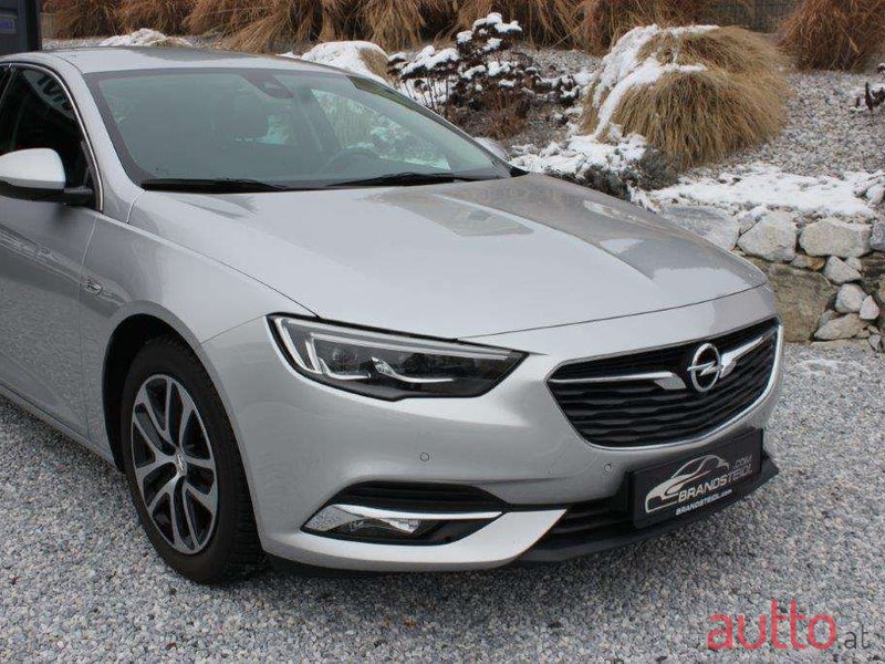 2018' Opel Insignia photo #3