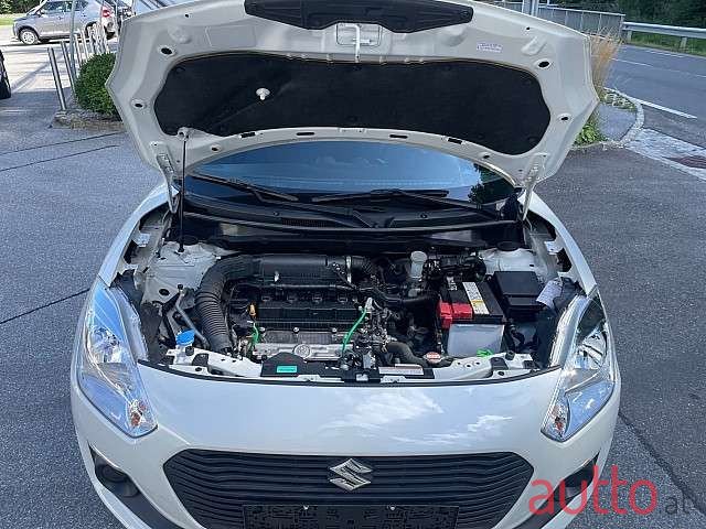 2020' Suzuki Swift photo #2
