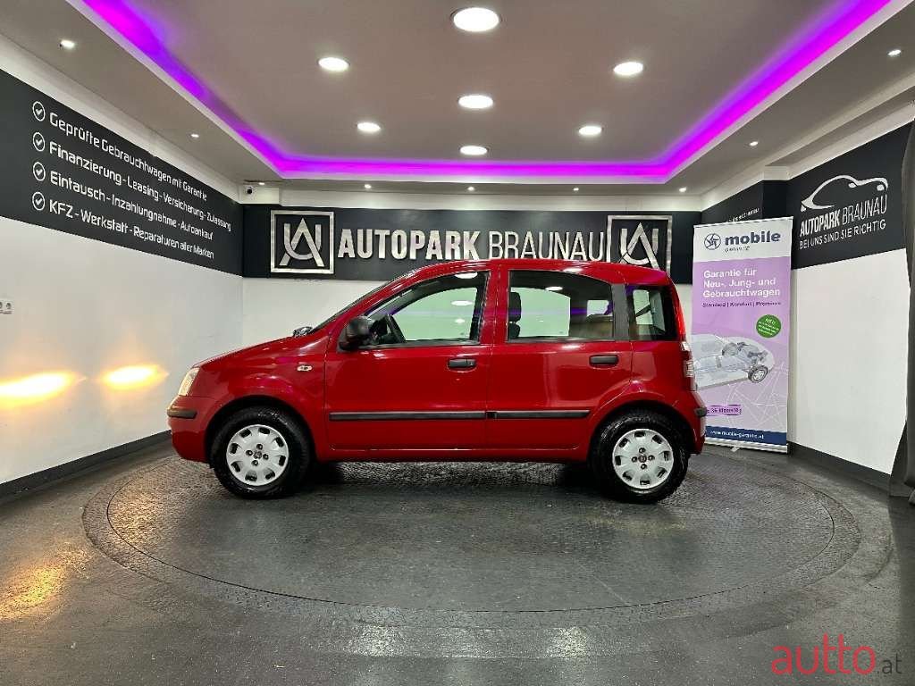 2011' Fiat Panda photo #3