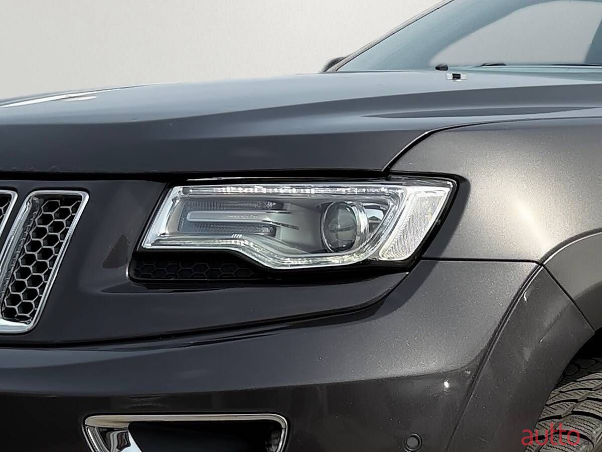 2016' Jeep Grand Cherokee photo #5