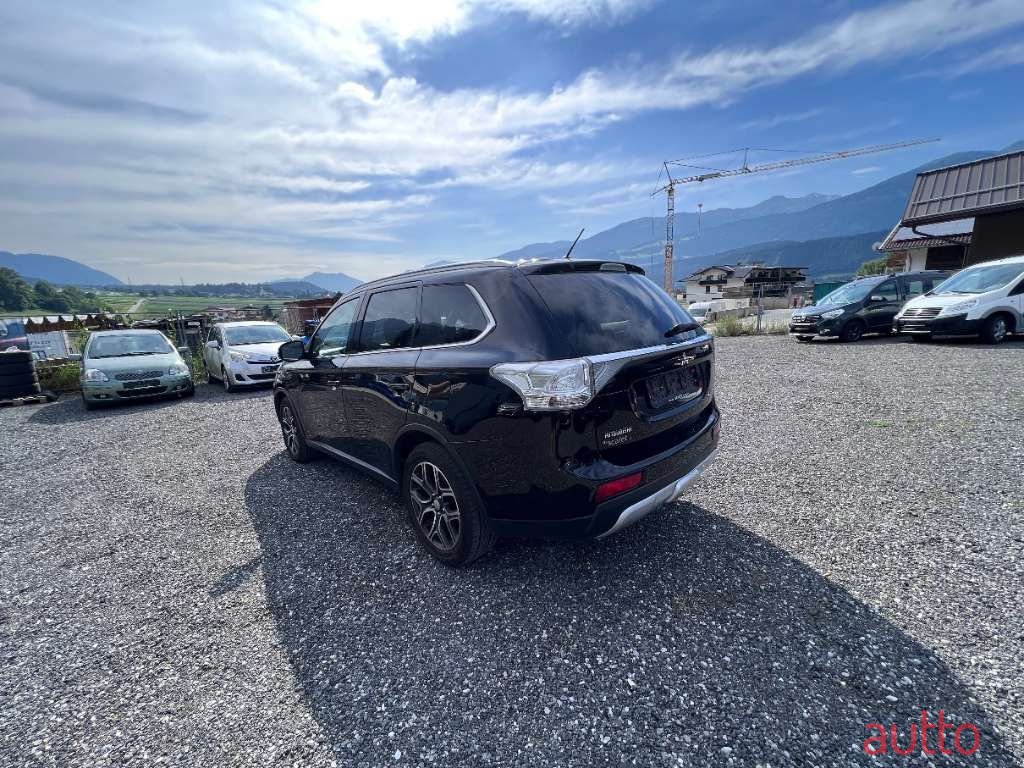 2014' Mitsubishi Outlander photo #6