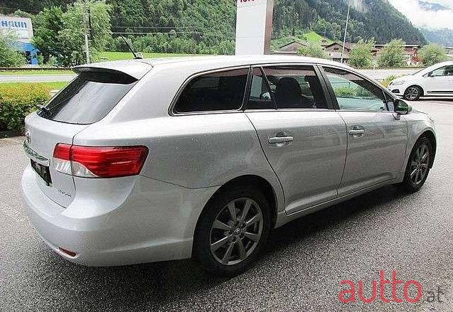 2013' Toyota Avensis photo #1